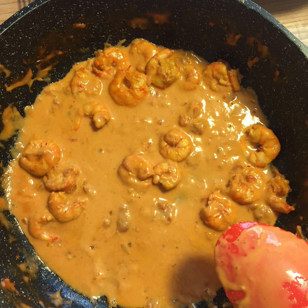 Shrimp with creamy pink sauce